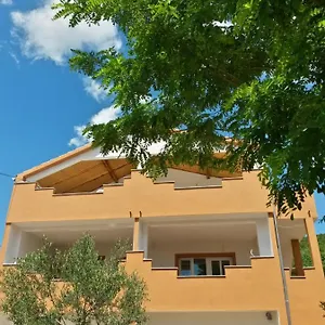4m Gornji Karin