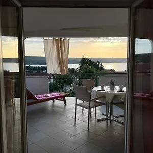 Apartment Stela, Gornji Karin
